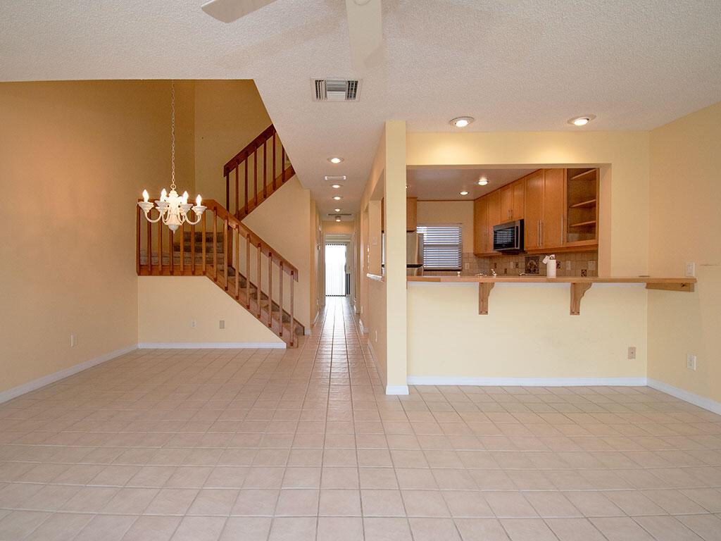 TARPON BAY MOORINGS - Residential