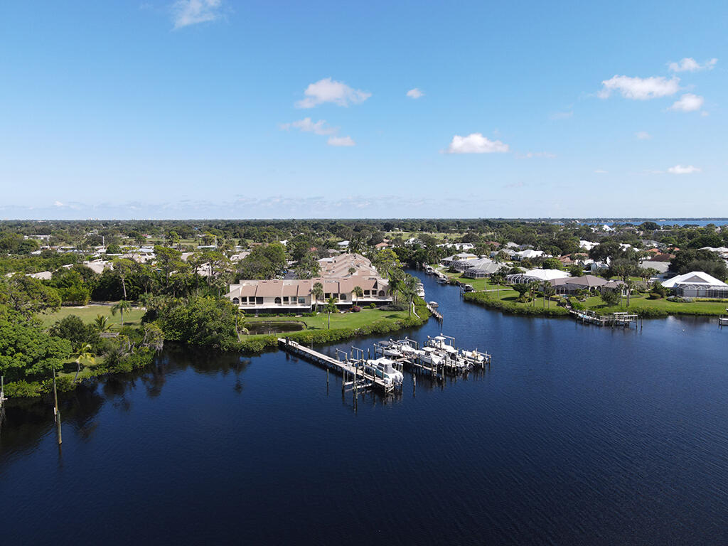 TARPON BAY MOORINGS - Residential