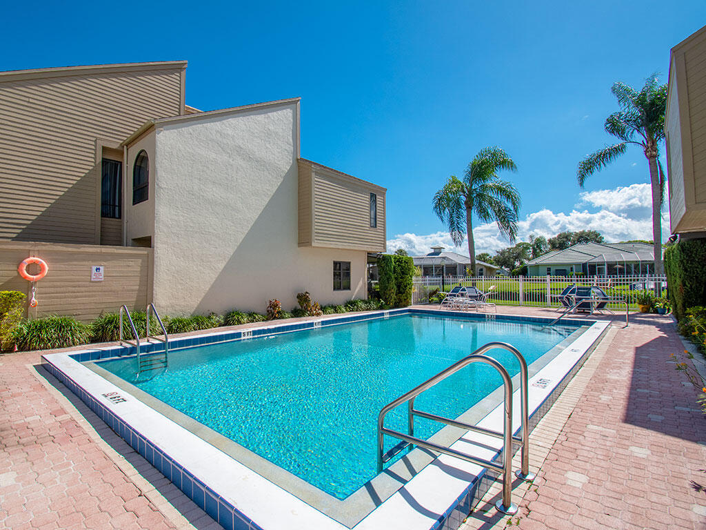 TARPON BAY MOORINGS - Residential