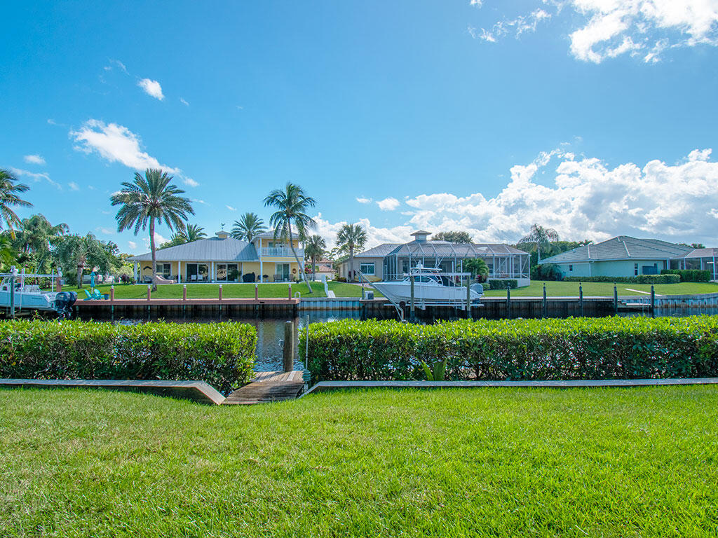 TARPON BAY MOORINGS - Residential