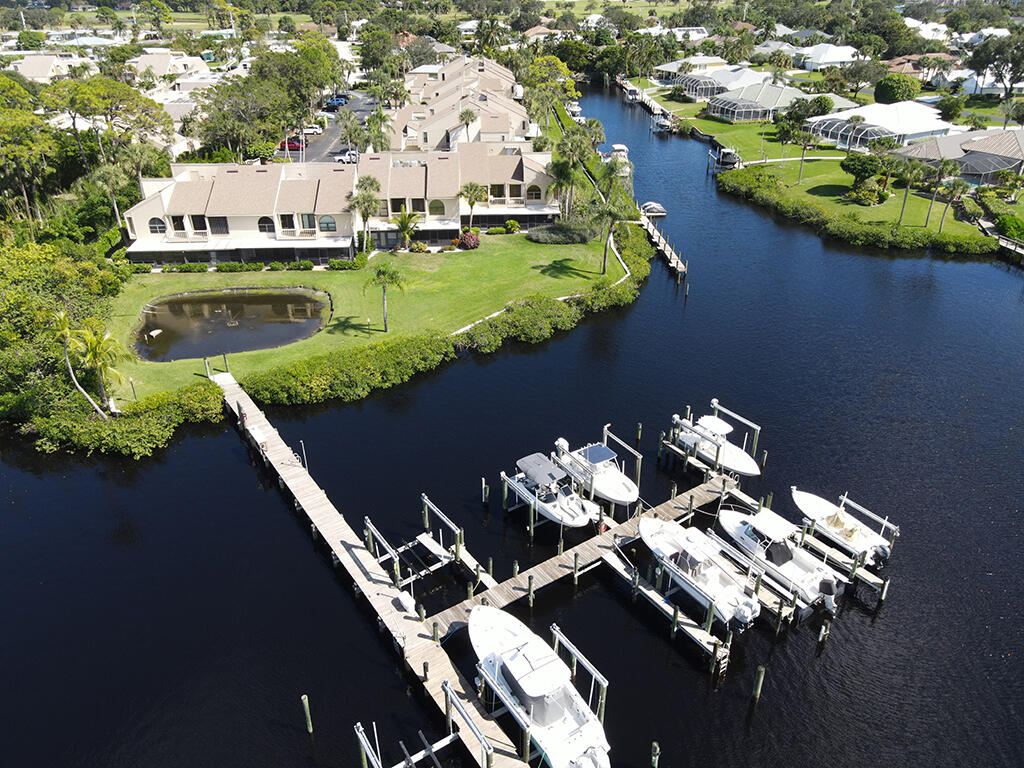 TARPON BAY MOORINGS - Residential