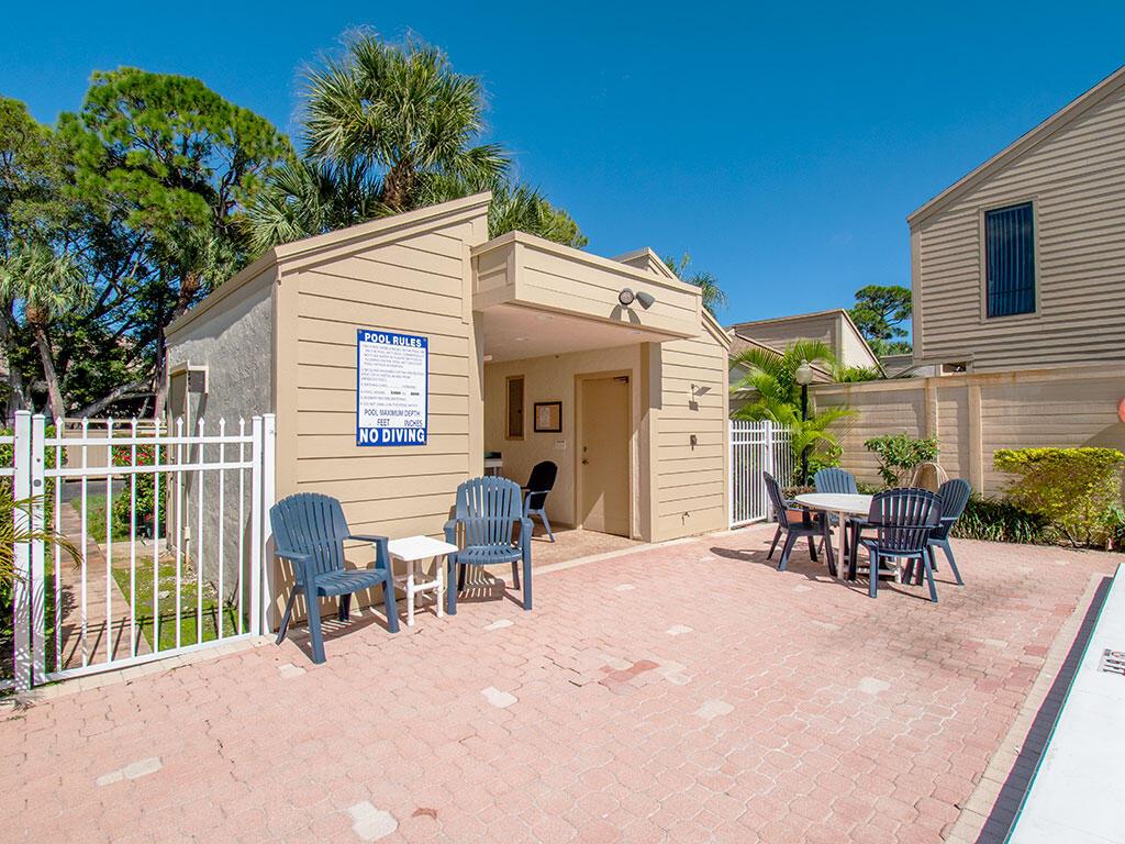 TARPON BAY MOORINGS - Residential