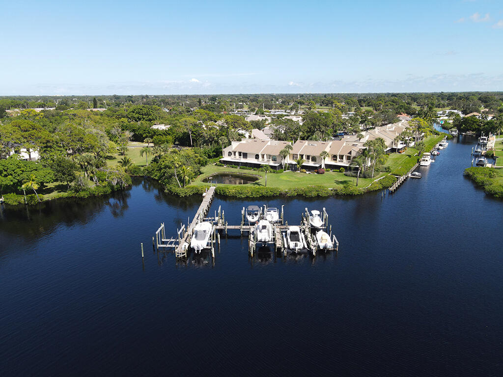 TARPON BAY MOORINGS - Residential