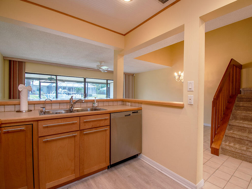 TARPON BAY MOORINGS - Residential