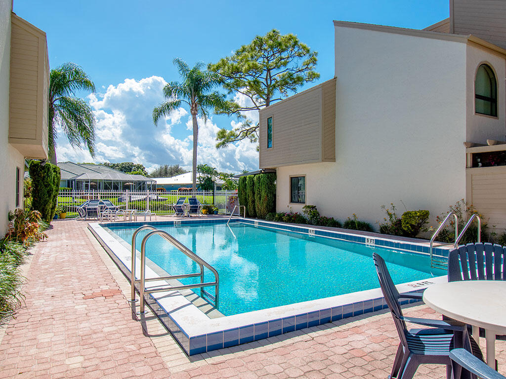 TARPON BAY MOORINGS - Residential