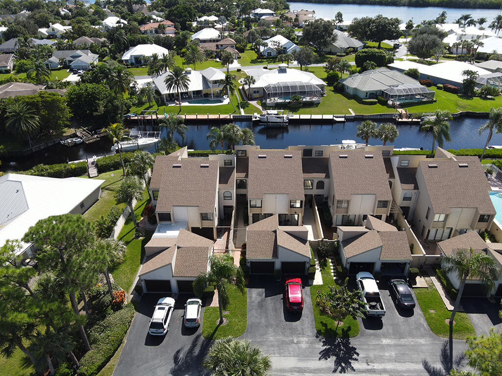 TARPON BAY MOORINGS - Residential