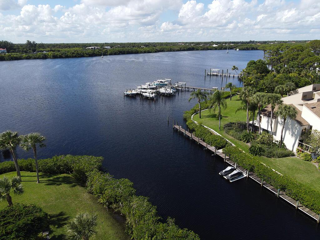 TARPON BAY MOORINGS - Residential