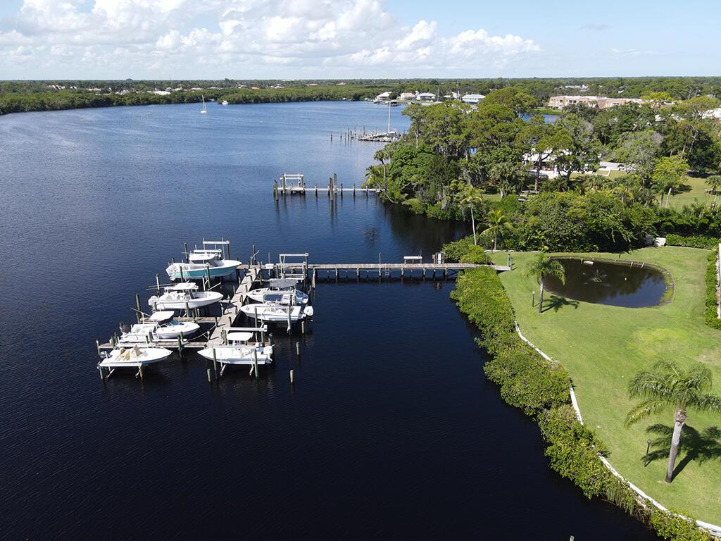 TARPON BAY MOORINGS - Residential