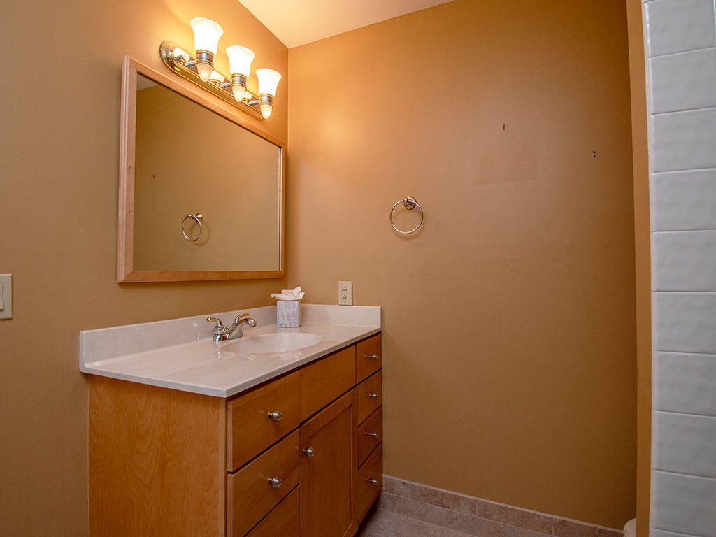 TARPON BAY MOORINGS - Residential