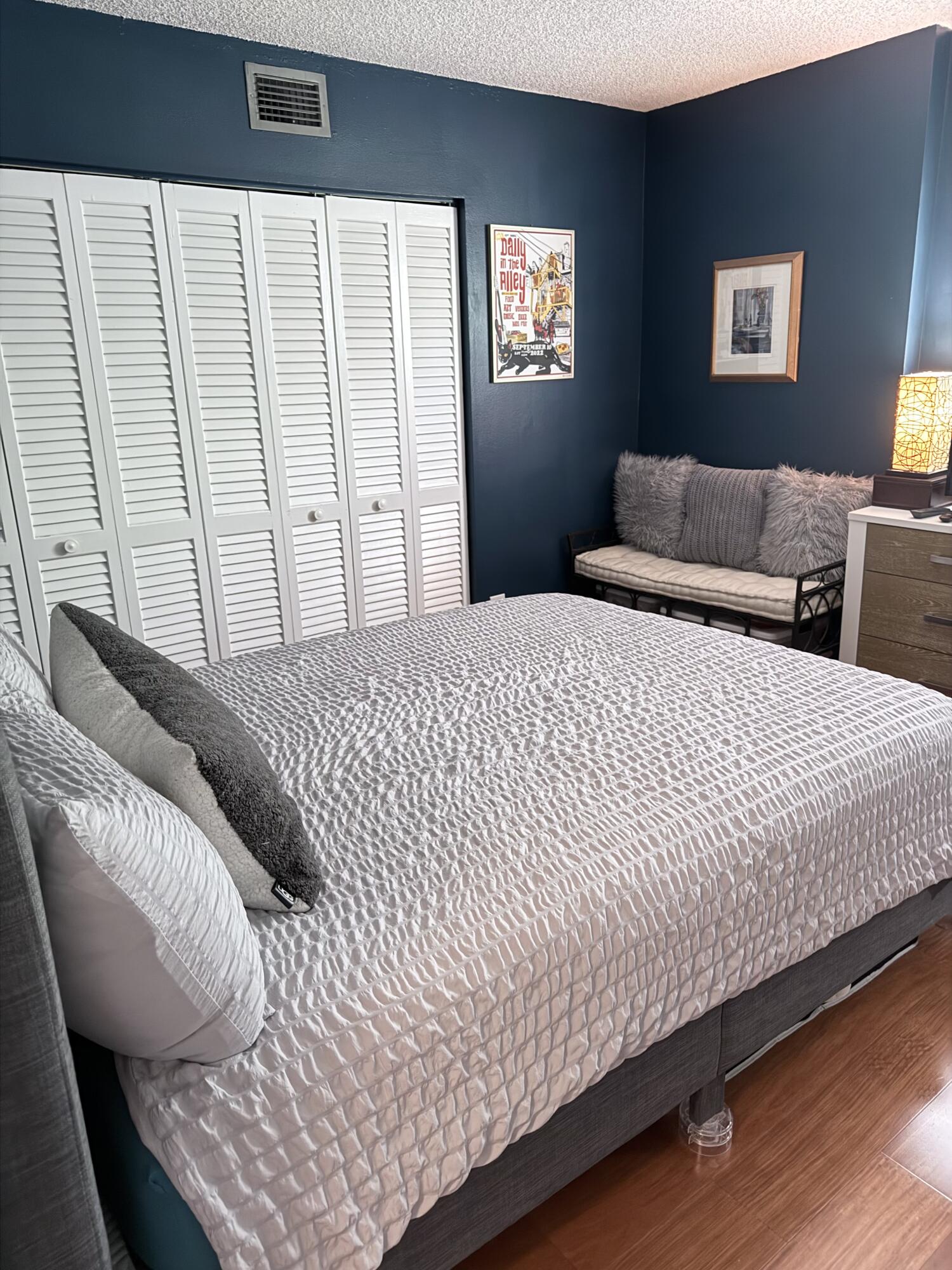 VIKING ARMS CONDO - Residential