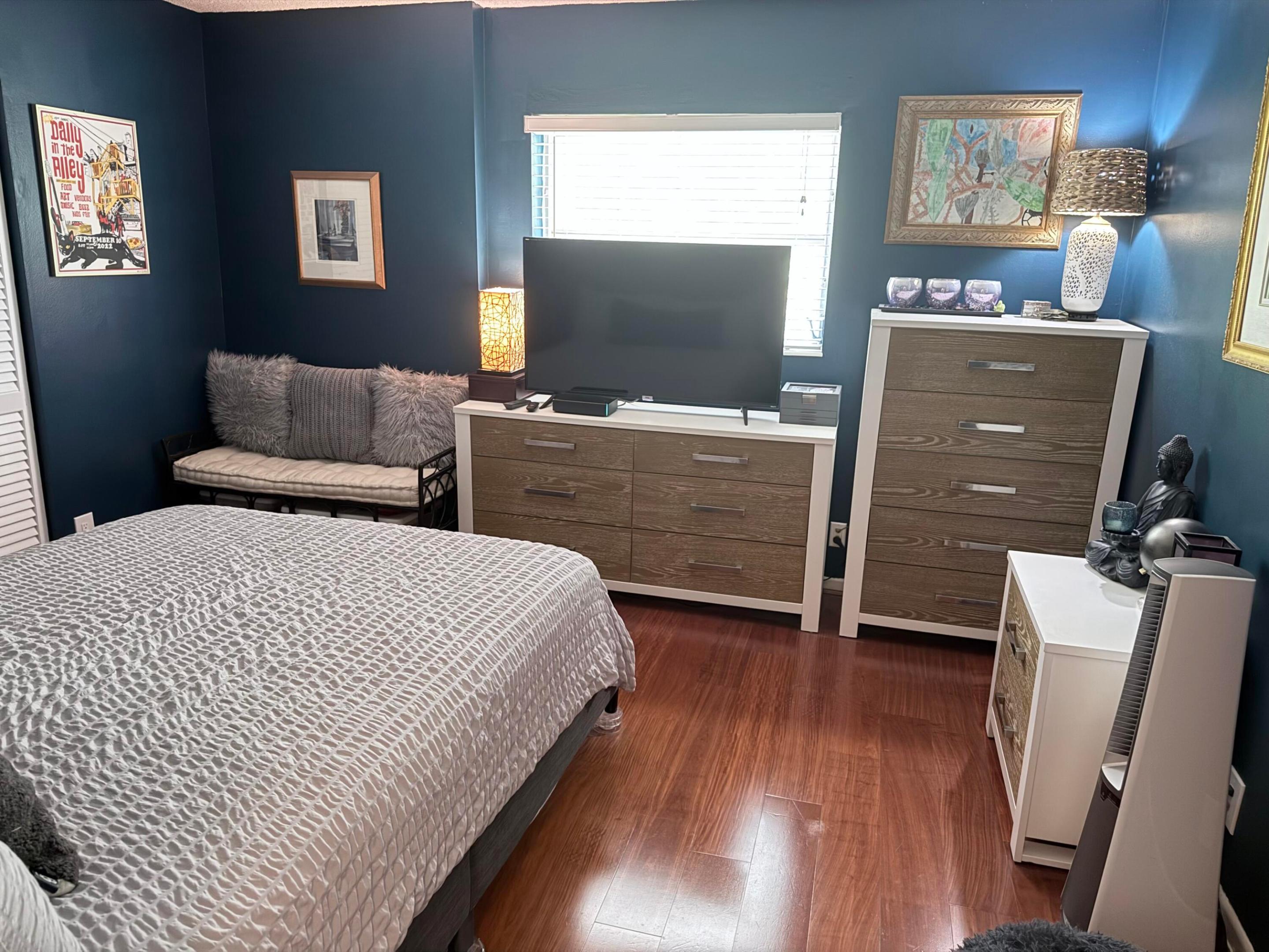 VIKING ARMS CONDO - Residential