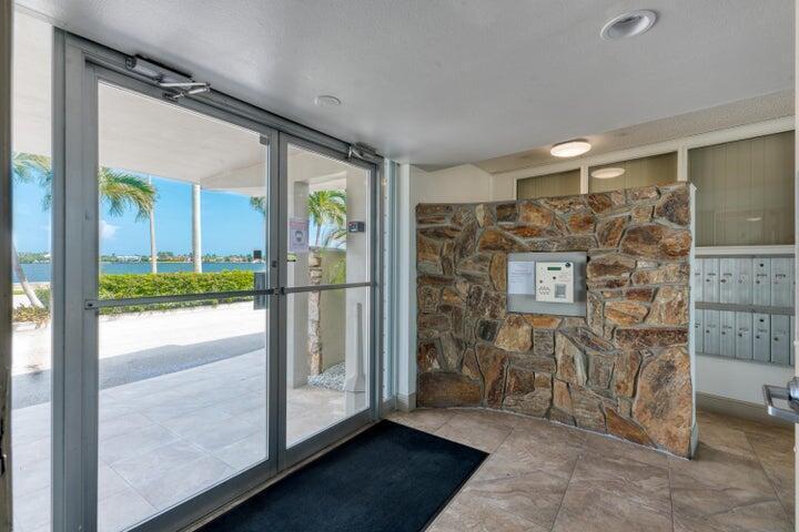 VIKING ARMS CONDO - Residential