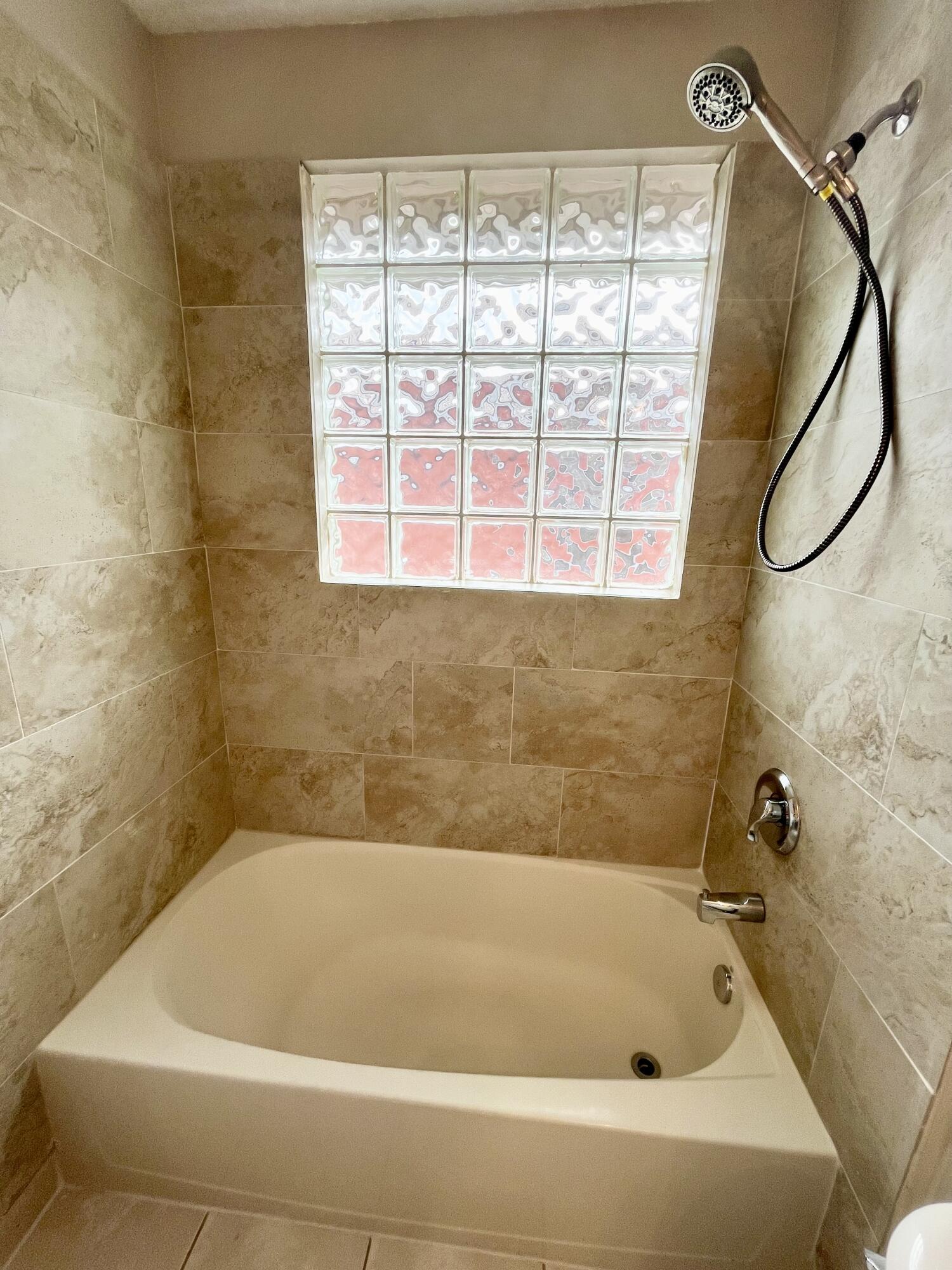 LIBERTY ISLES - Residential Lease