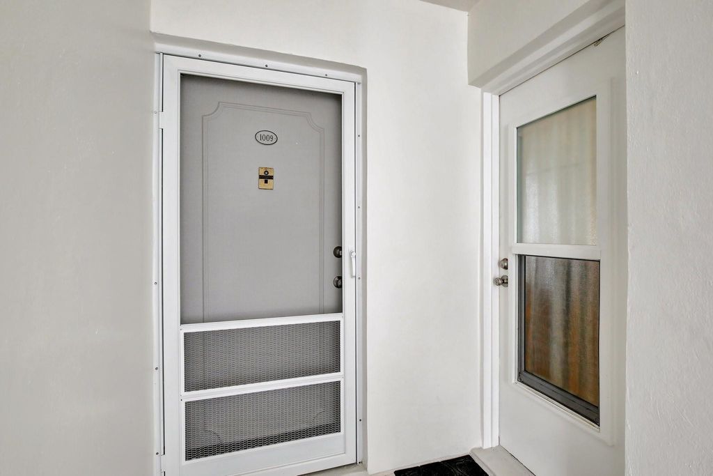 Photo of 2555 NE 11th Street #PH09, Fort Lauderdale, FL 33304 (MLS # F10555638)