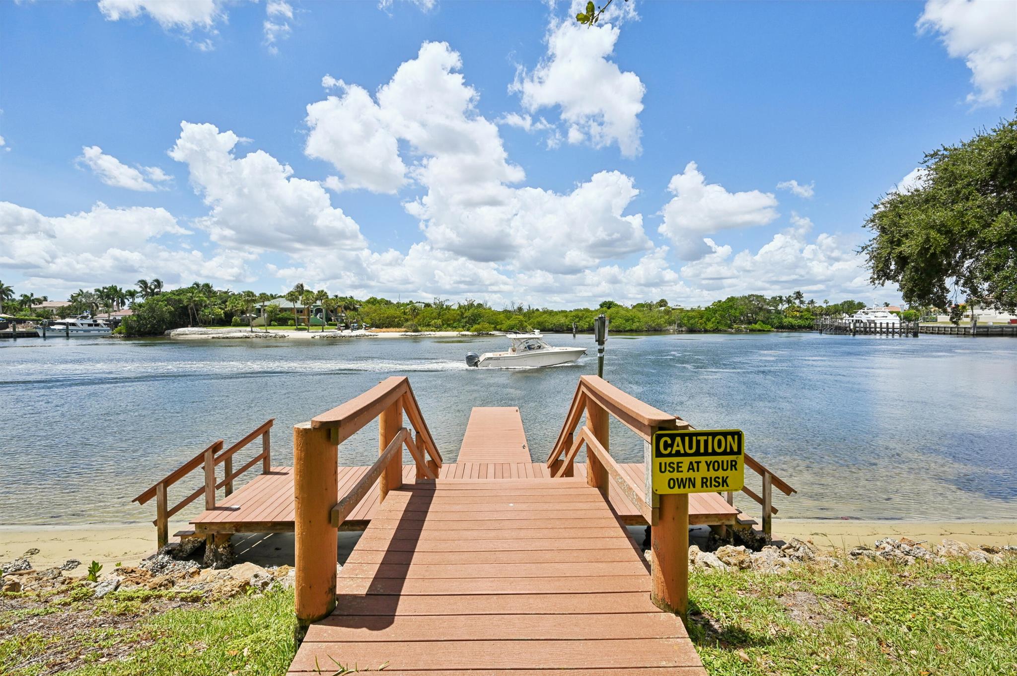 ROYALE HARBOUR - Residential