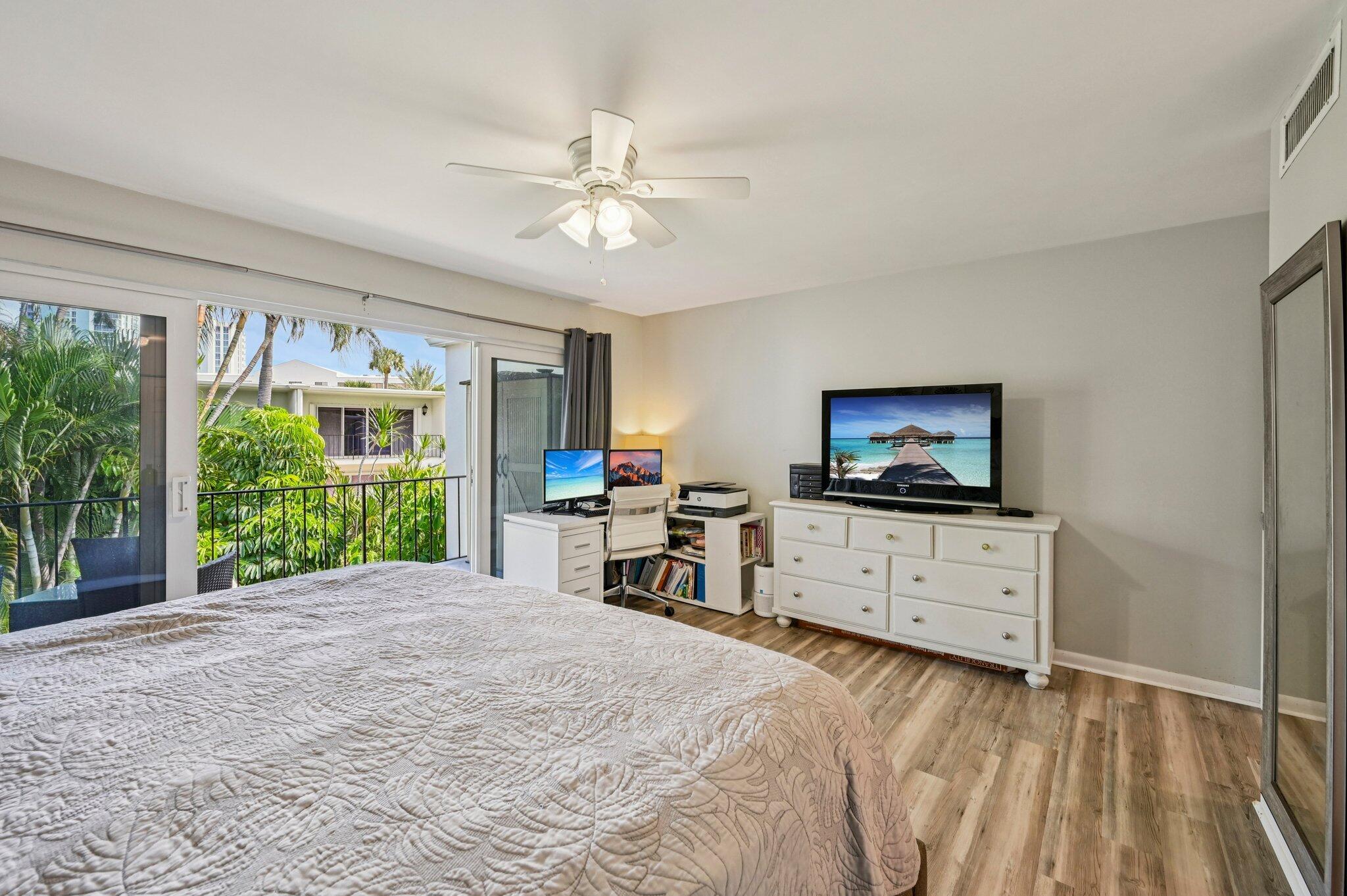 ROYALE HARBOUR - Residential