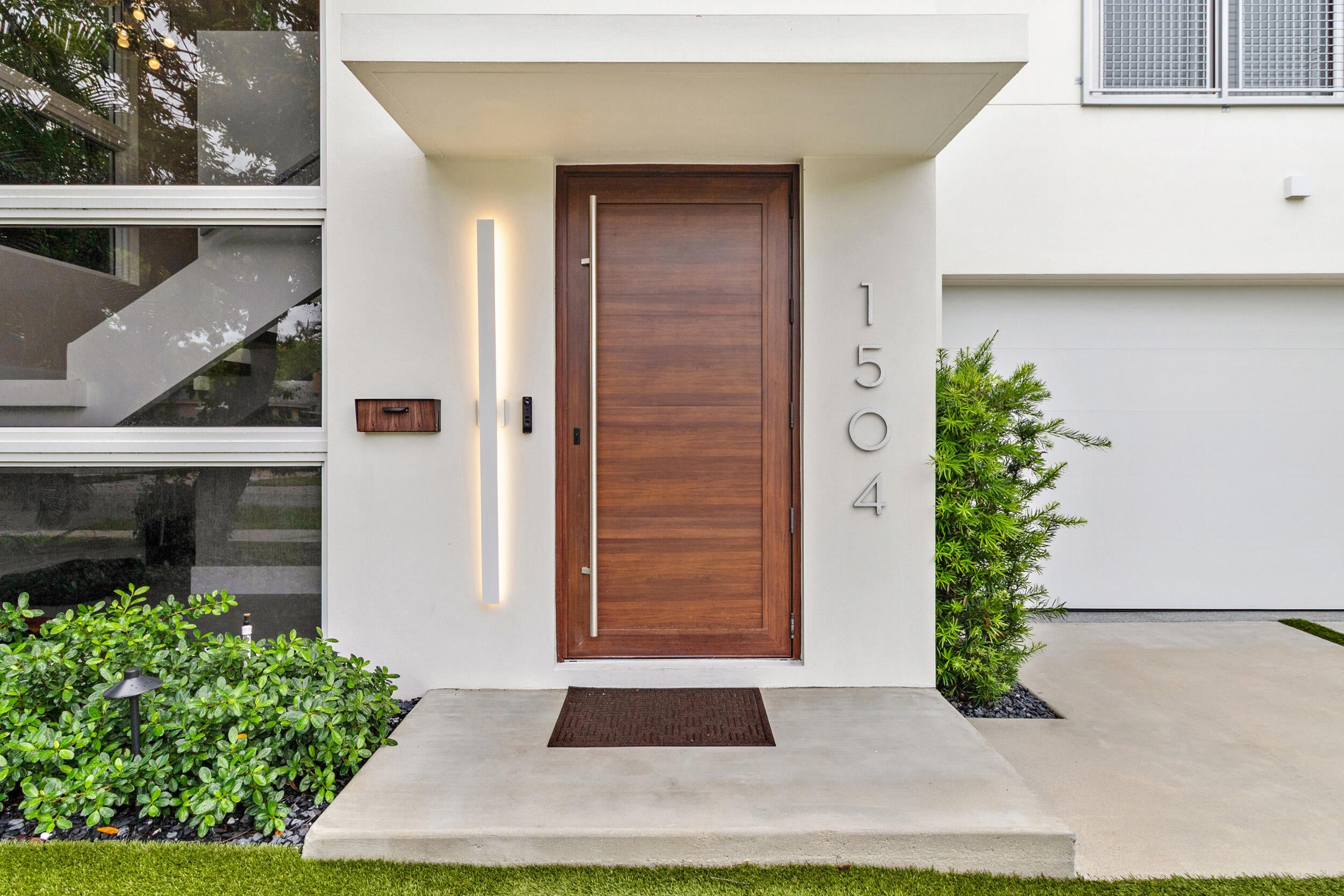 1504 NE 6TH Court