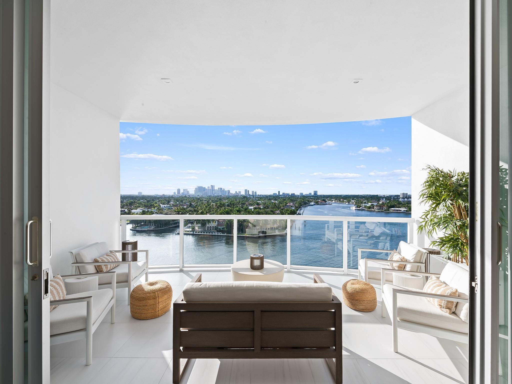 321 N Birch Road 1002