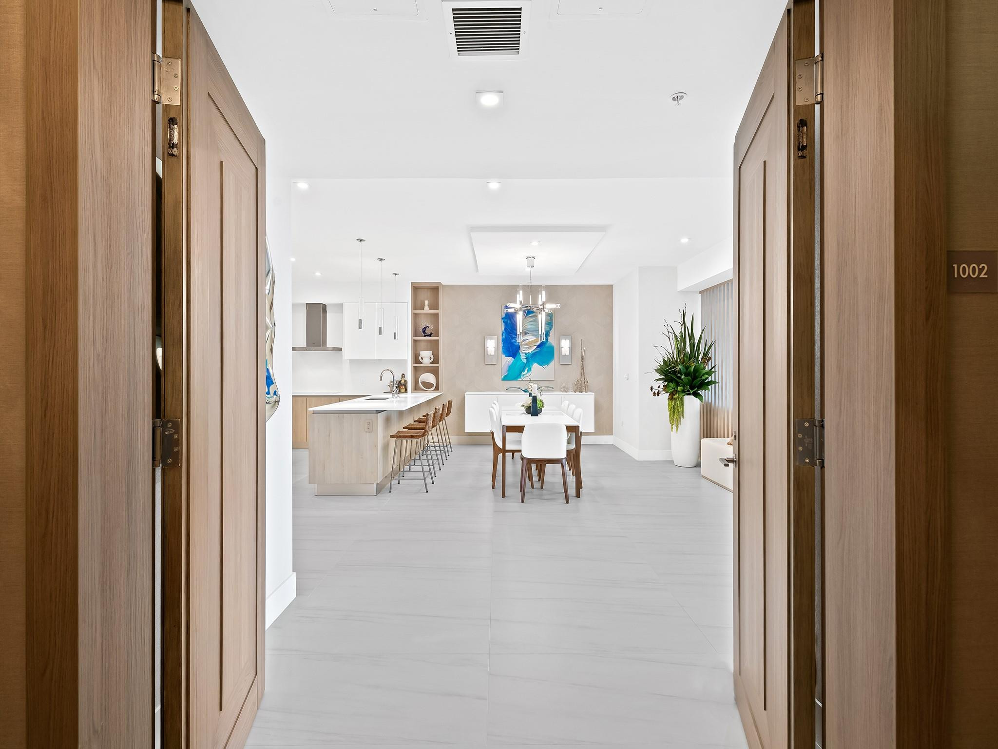 321 N Birch Road 1002