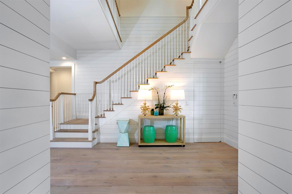 El Encanto - Residential