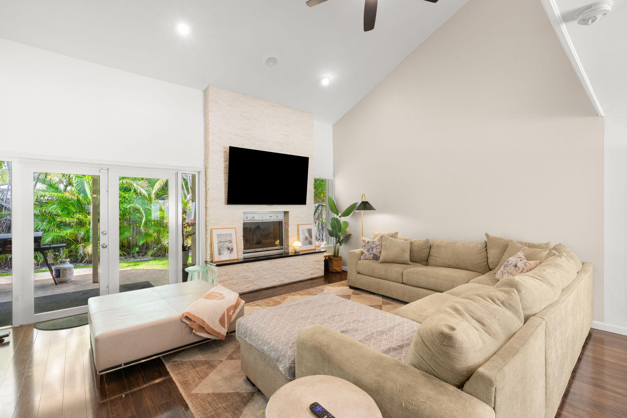 HARBOUR CLUB - Residential