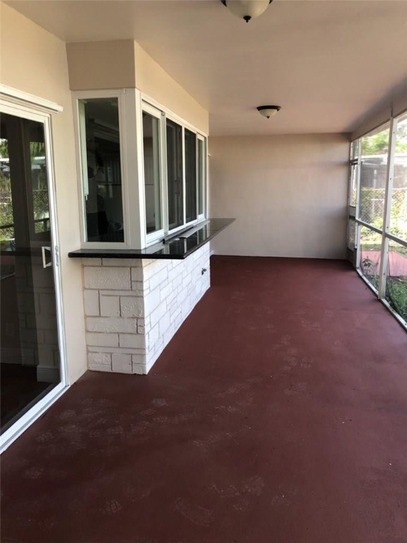 HOLLYWOOD HILLS - Residential