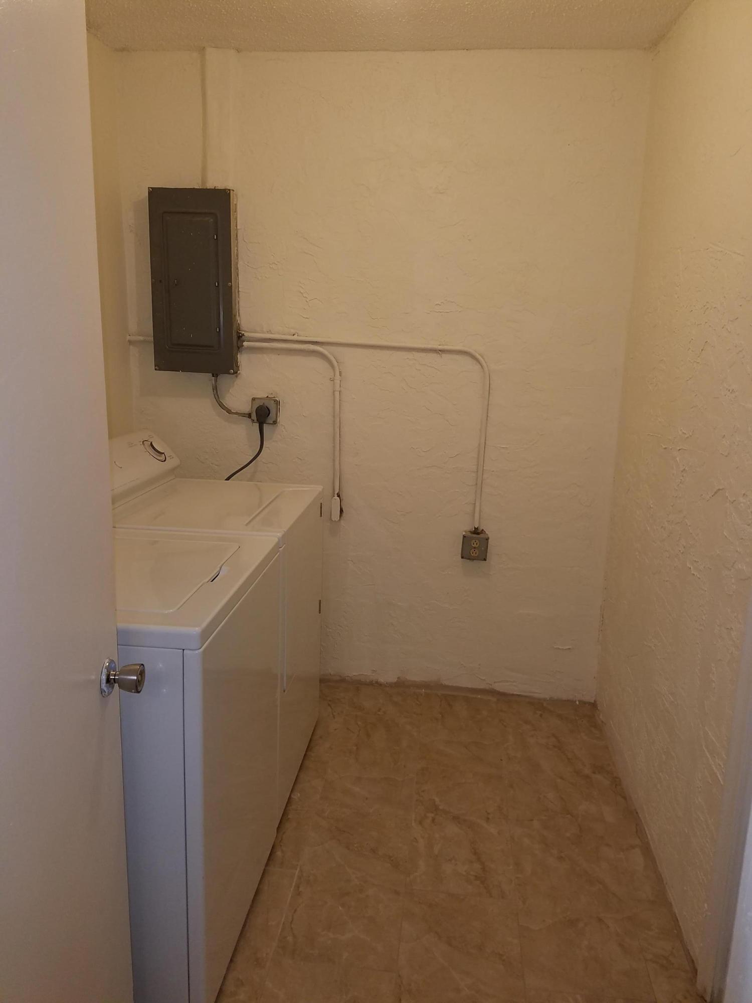 IMPERIAL VILLAS CONDO - Residential