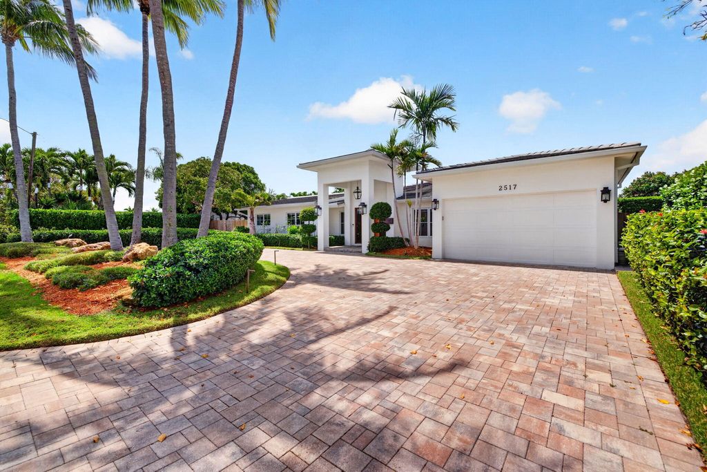 Photo of 2517 NE 26th Avenue, Fort Lauderdale, FL 33305 (MLS # B26015828)