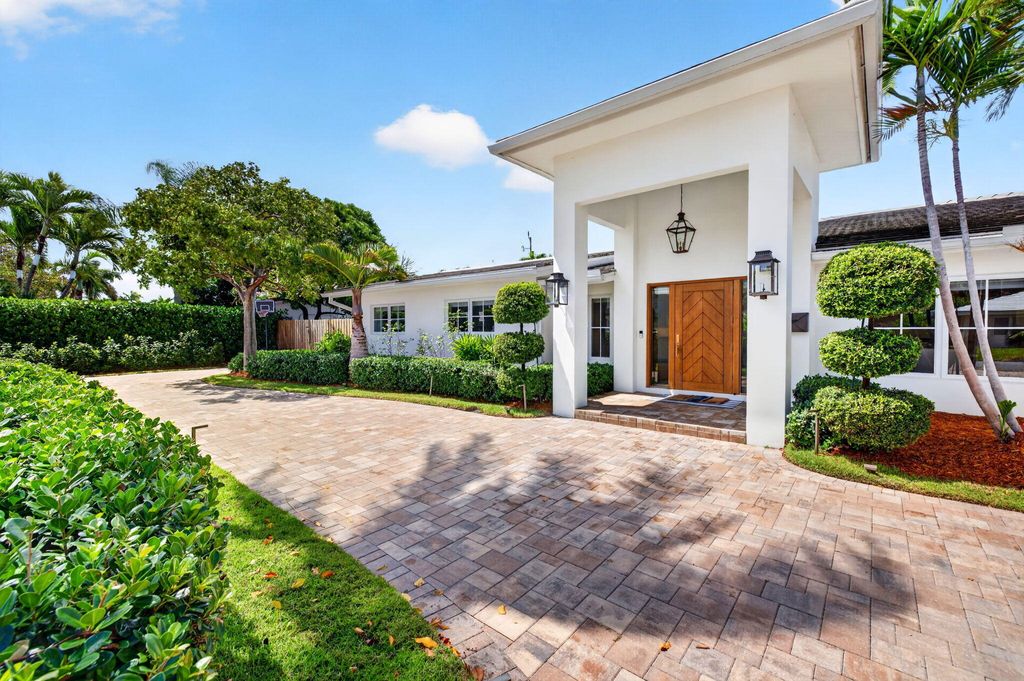 Photo of 2517 NE 26th Avenue, Fort Lauderdale, FL 33305 (MLS # B26015828)