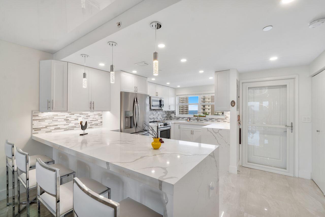 SEAGATE OF HIGHLAND CONDO - Residential