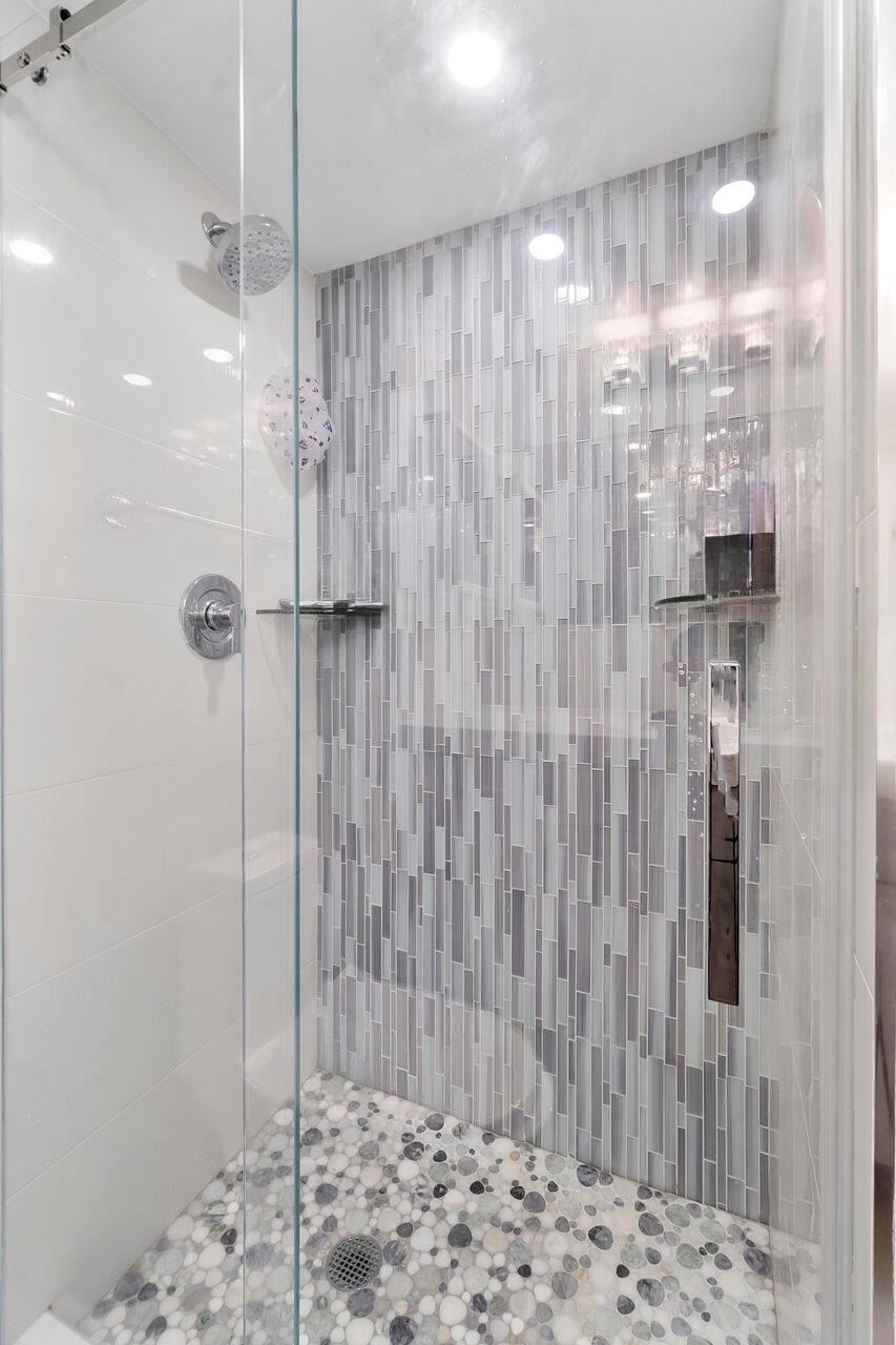 SEAGATE OF HIGHLAND CONDO - Residential