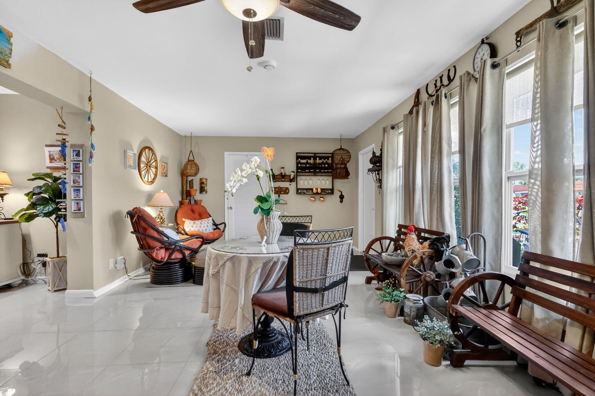 CRESTHAVEN CONDO TOWNHOMES SEC 3 - Residential