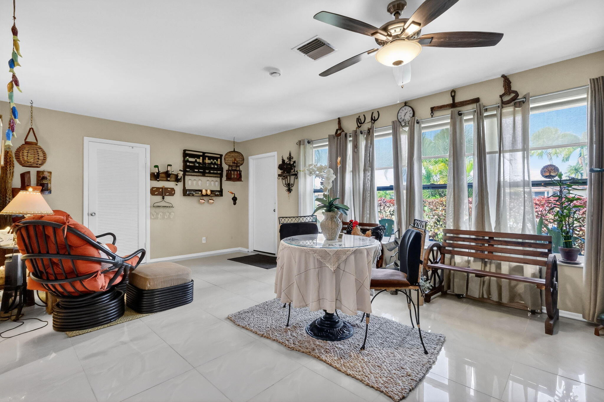 CRESTHAVEN CONDO TOWNHOMES SEC 3 - Residential