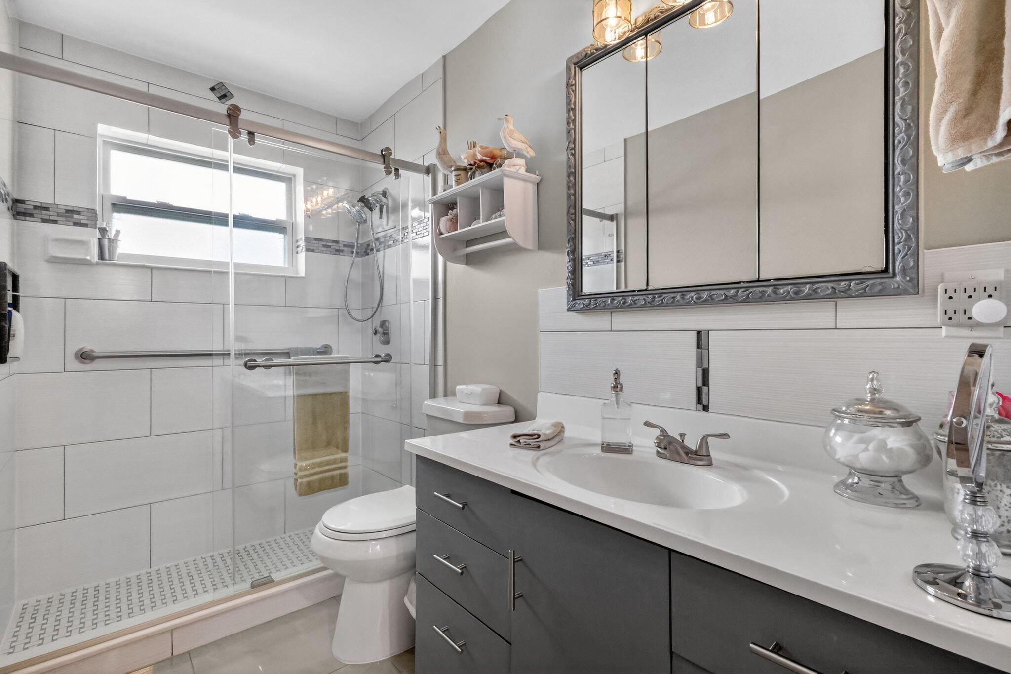 CRESTHAVEN CONDO TOWNHOMES SEC 3 - Residential