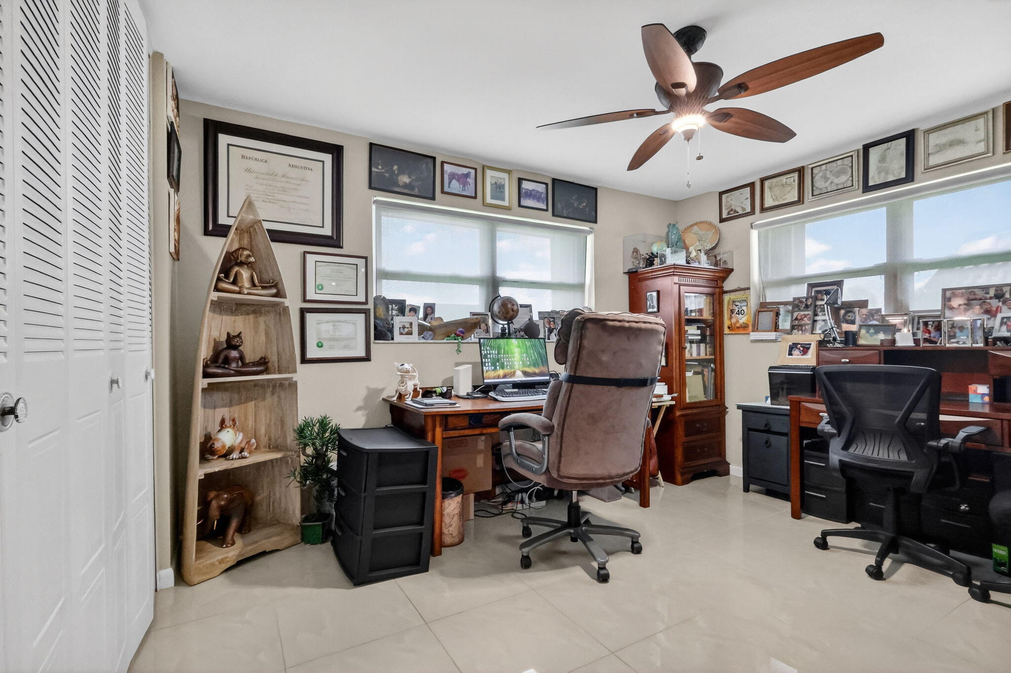 CRESTHAVEN CONDO TOWNHOMES SEC 3 - Residential