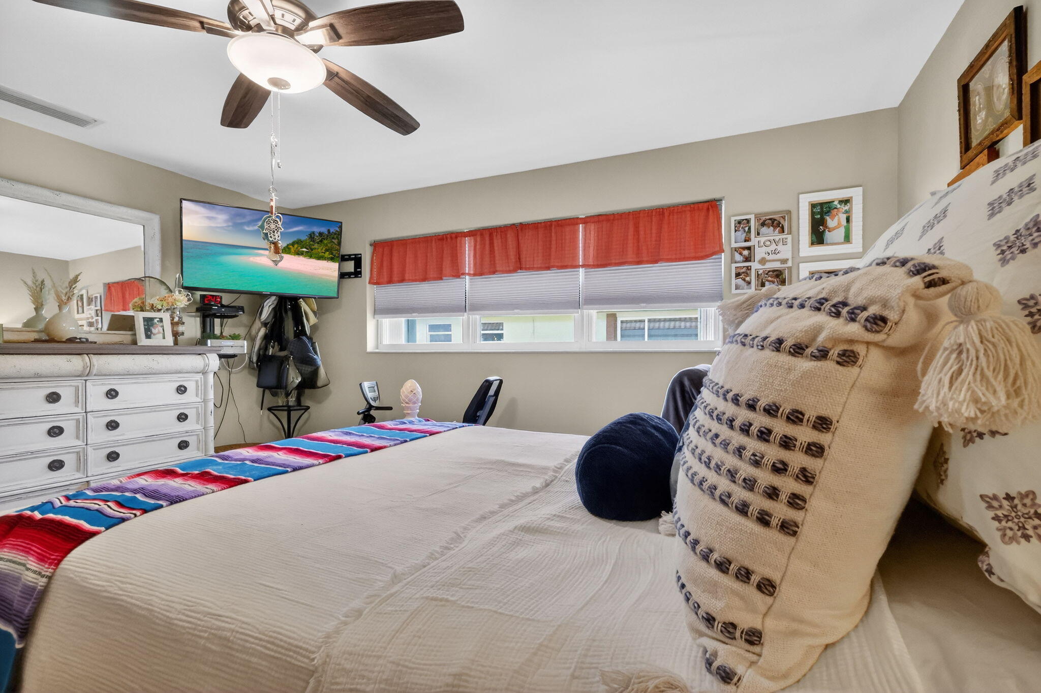 CRESTHAVEN CONDO TOWNHOMES SEC 3 - Residential