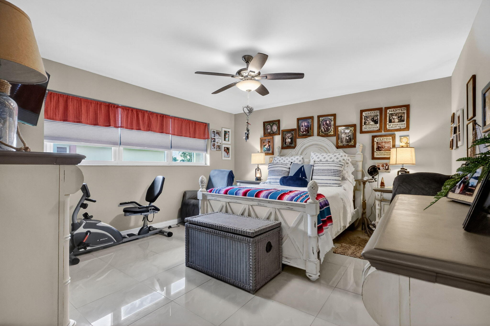 CRESTHAVEN CONDO TOWNHOMES SEC 3 - Residential