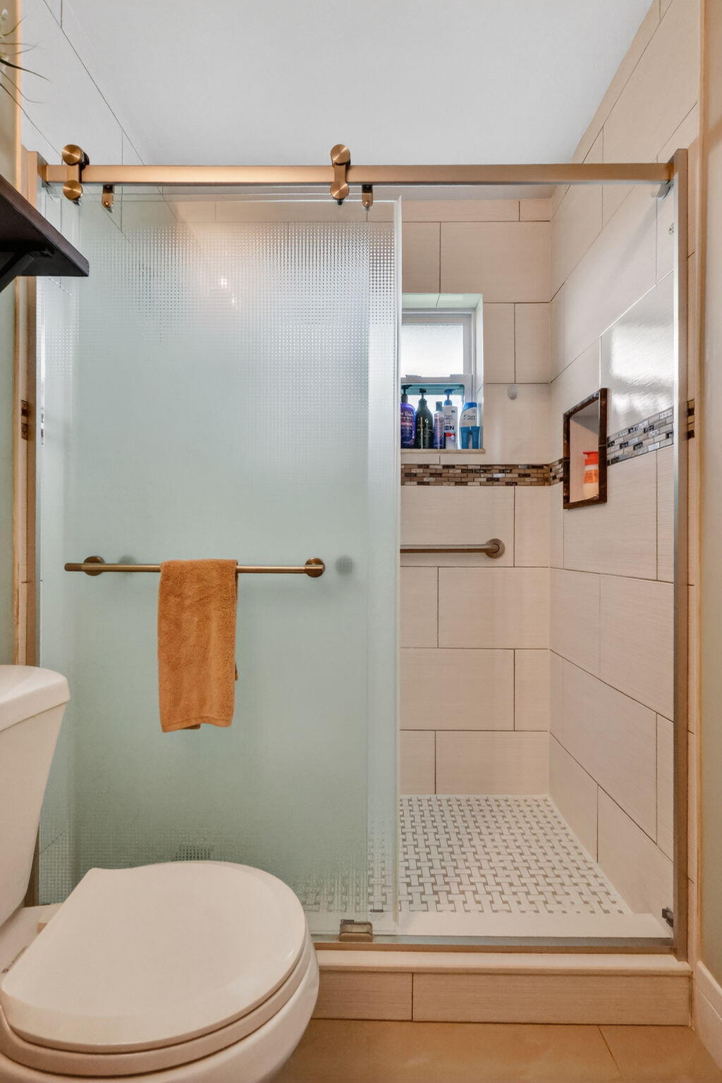 CRESTHAVEN CONDO TOWNHOMES SEC 3 - Residential