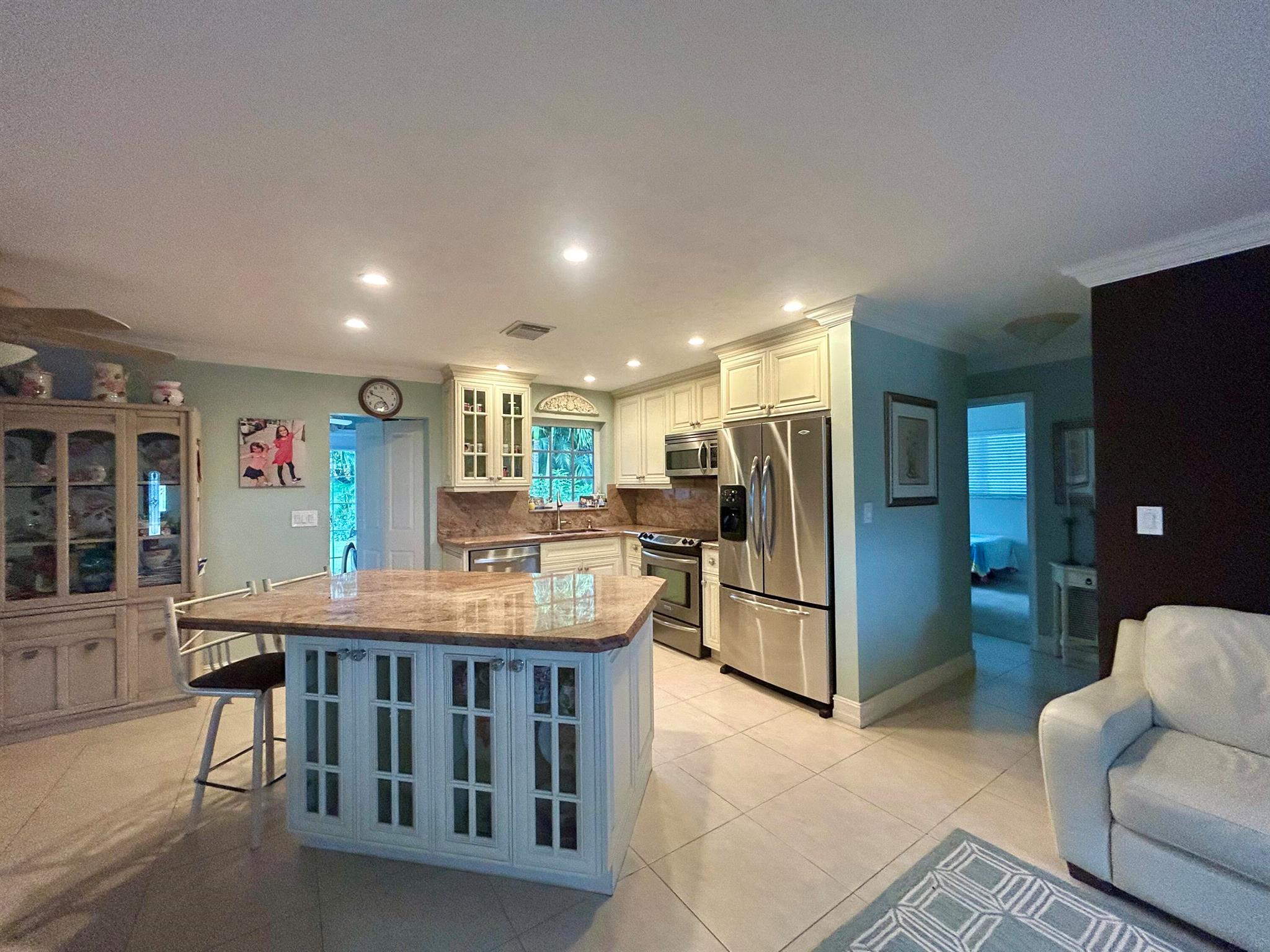 645 SW 5th Street