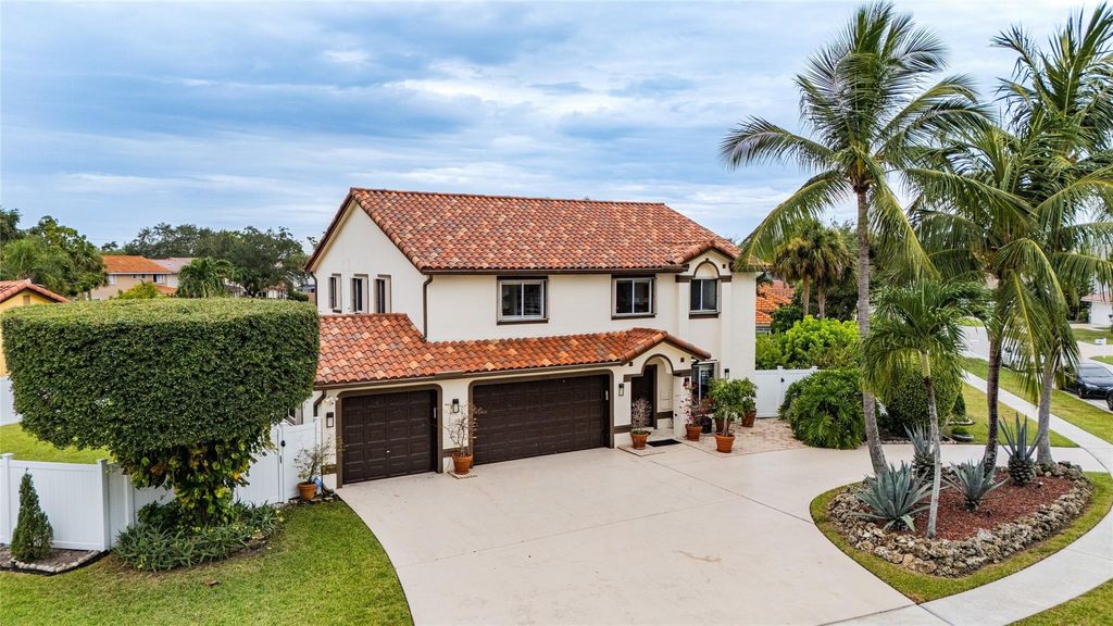 Photo of 10770 Fox Glen Drive, Boca Raton, FL 33428 (MLS # F10519709)