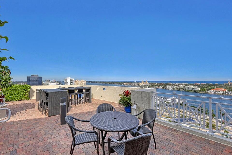 ESPLANADE GRANDE CONDO - Residential