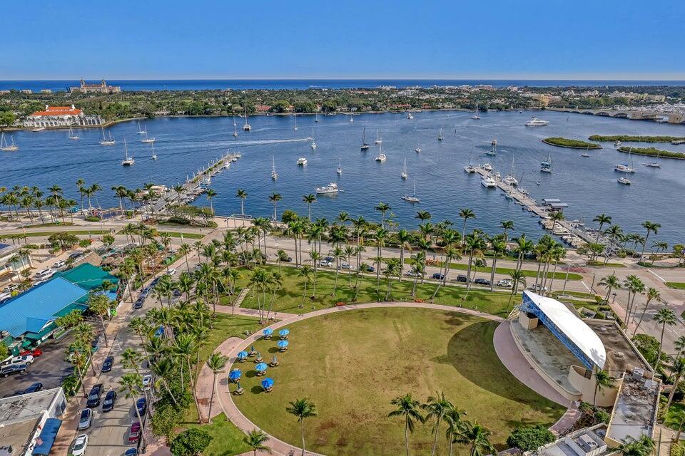 ESPLANADE GRANDE CONDO - Residential