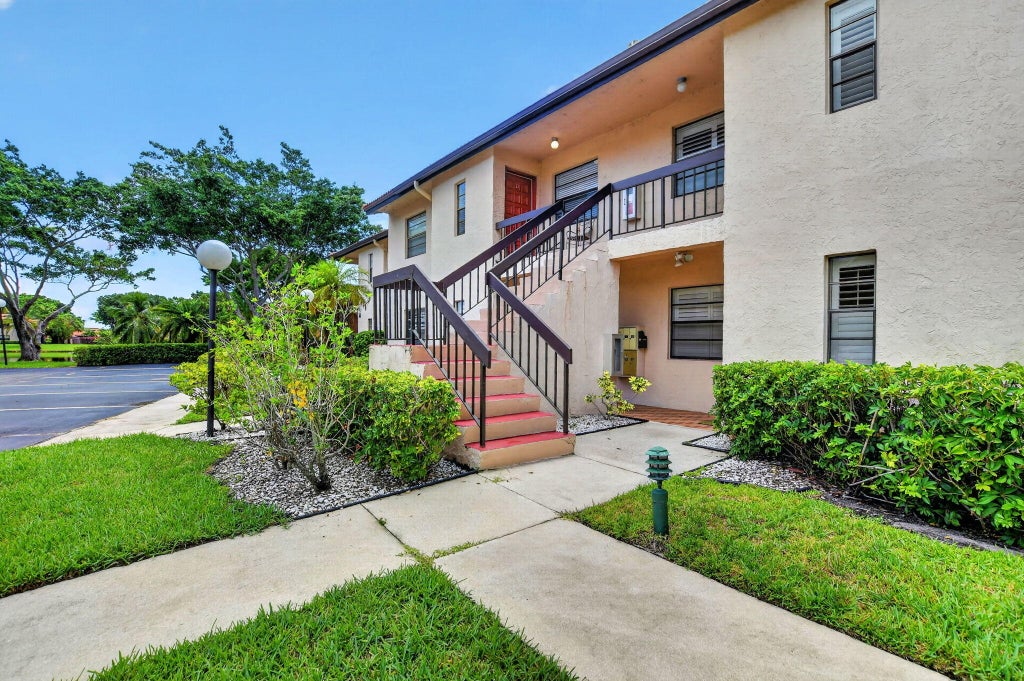 Photo of 9287 VISTA DEL LAGO #13 D, Boca Raton, FL 33428 (MLS # B26069140)