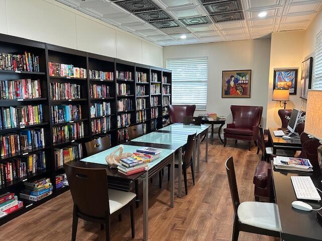 GOLDEN LAKES VILLAGE - Residential