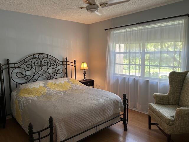 GOLDEN LAKES VILLAGE - Residential