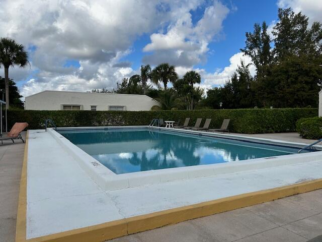 GOLDEN LAKES VILLAGE - Residential