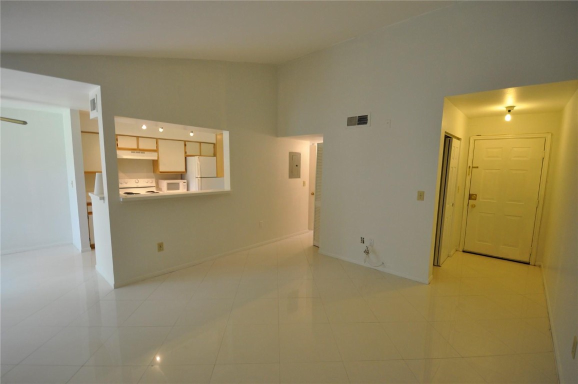 SAILBOAT POINTE CONDO - Residential Lease