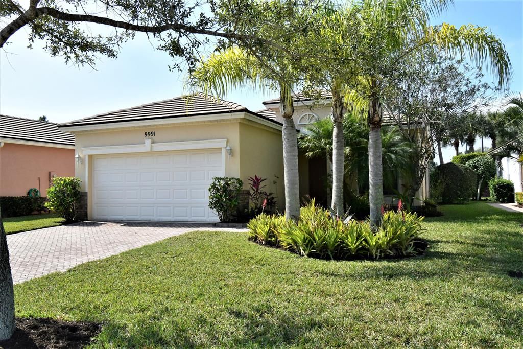 Photo of 9991 SW Stonegate Drive, Port Saint Lucie, FL 34987 (MLS # R10779311)