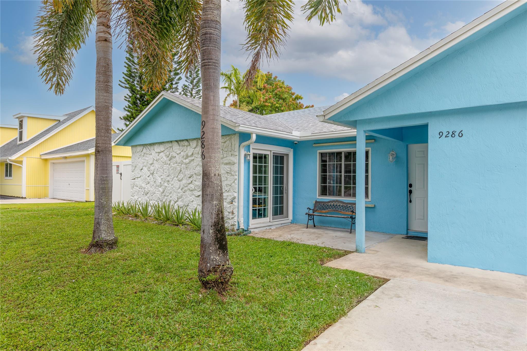 9286 Longmeadow Cir