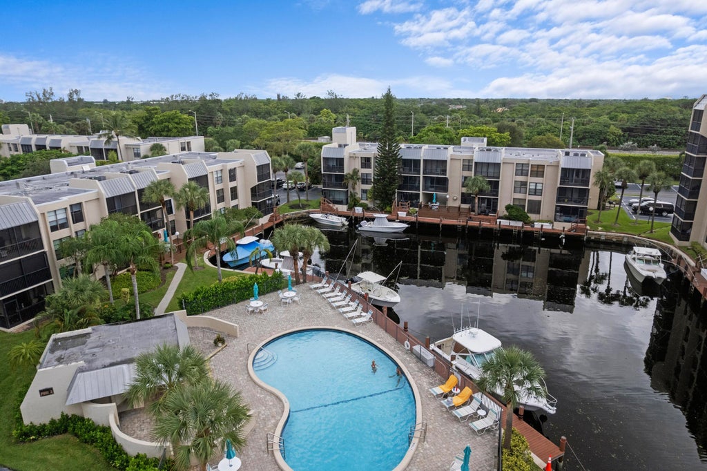 Photo of 16 ROYAL PALM Way #2050, Boca Raton, FL 33432 (MLS # B26080964)